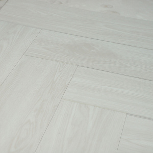 Кварц-виниловый ламинат Amadei Вилларт 640х128х4,5 Тайна 42класс фаска 4V